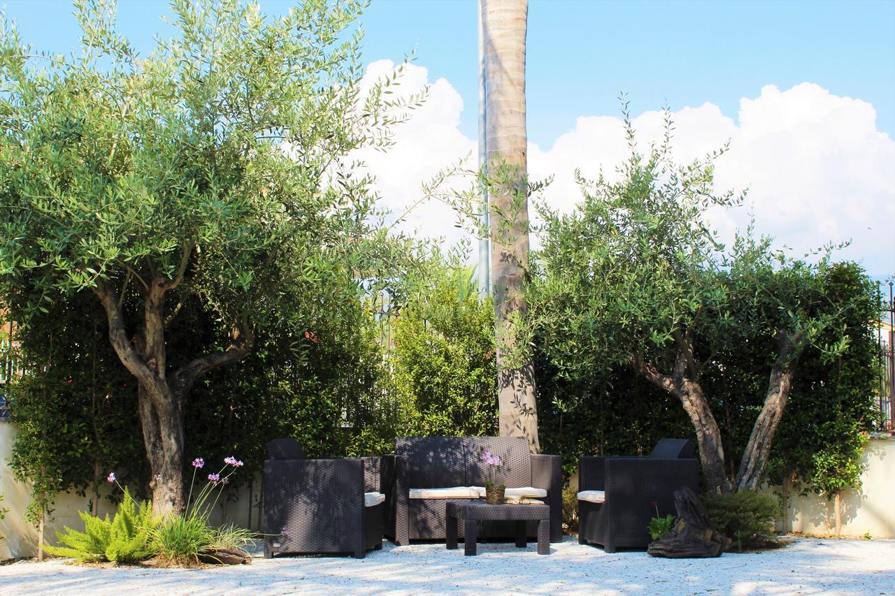 Le Ville Della Contea -Vacation Rentals Mascali Exterior foto